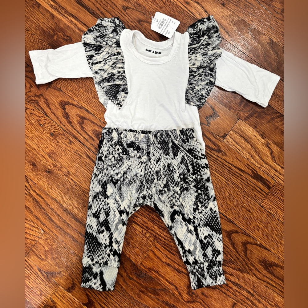 Bebe-A-Go-Go 2piece Ruffle Shoulder Onsie Set